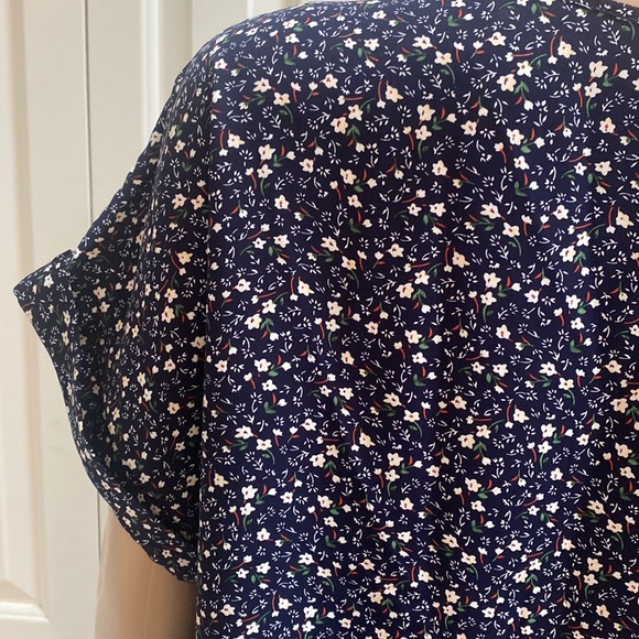 NWOT QUEZHU Womens XL Blue Floral Short Sleeve Blouse. So cute - Picture 6 of 10